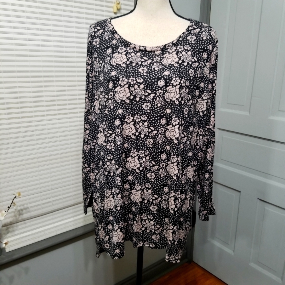 ✨ Ellos Super Soft Shirttail Hem Floral Top